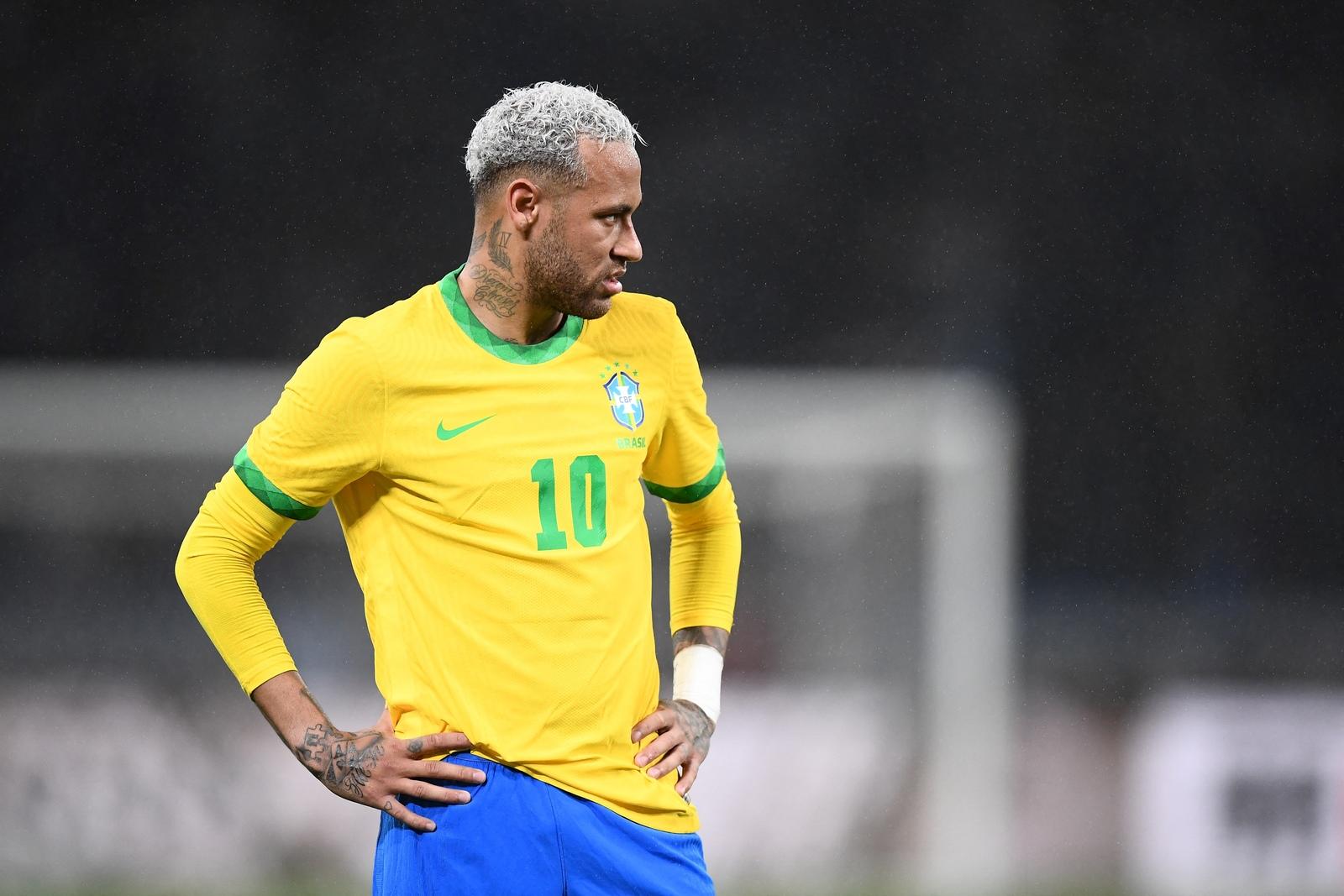 Figurinha especial de Neymar no álbum da Copa do Mundo é vendida por até R$  9 mil na internet - Jogada - Diário do Nordeste
